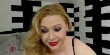 Chubby Hot Whore Masturbating