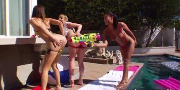 Lesbian strapon fucking