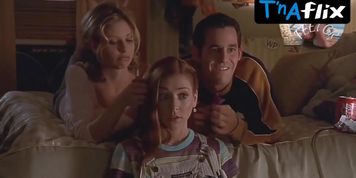 Sarah Michelle Gellar Sexy Scene  in Buffy The Vampire Slayer