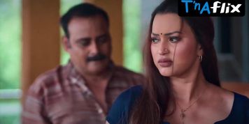 Alendra Bill Sexy Scene  in Chuu Le Zara