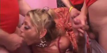 MILF enjoys hardcore gang bangs with hung dudes (Chelsea Zinn)