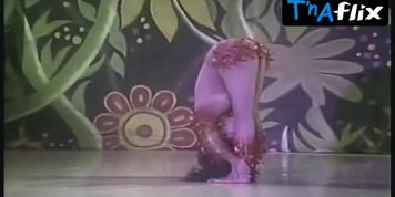 Lyn May Breasts,  Underwear Scene  in El Burlesque