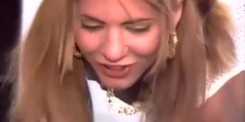 Dina Pearl obt&eacute;m DP em um Gangbang
