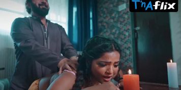 Bharti Jha Sexy Scene  in Do Din Ka Mehmaan