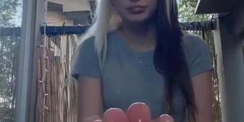Self sucking toes