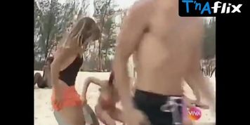 Adriana Esteves Bikini Scene  in Top Model