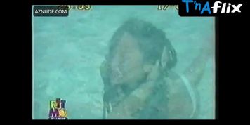 Ana Paula Dutil Bikini Scene  in Ritmo De La Noche