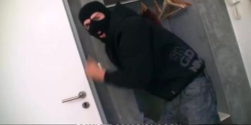 He breaks into house and bangs BBW