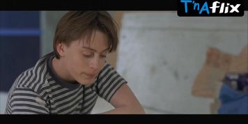 Amanda Peet Sexy Scene  in Igby Goes Down