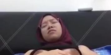 Cewek jilbob sange berat