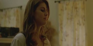 Alexandra Daddario and Alyshia Ochse - True Detective S01E02