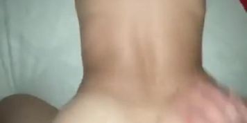 En fin de soir&eacute;e je baise ma skinny salope &eacute;tudiante en leuleu elle aime &ccedil;a !