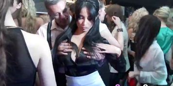 Glam babe sucks cock orgy