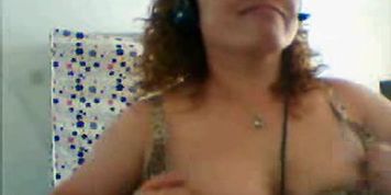 Chubby Chinese housewife pleasuring herself on webcam