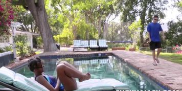 Daizy Cooper in Prissy Nubian Princess Gets Wet (Valley Girl)