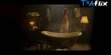 Ulyana Chzhan Breasts Scene  in Chyornaya Grafinya