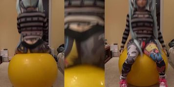 Miku bouncing
