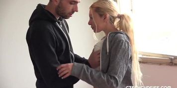 hottie blondie nicely fucked