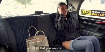 Stunning Columbian hottie fucks in taxi