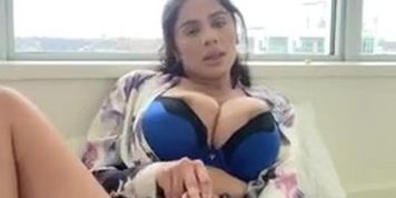 HawaiiGirlSofia Dildo Play