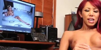 Red head transbabe jerks her dick in solo