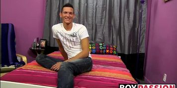 Hot jock masturbates and loves to tough his balls (Austin Tyler)