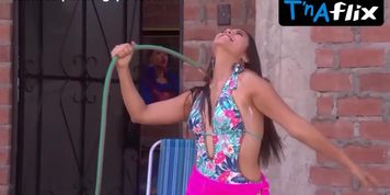 Natali Zegarra Bikini Scene  in Al Fondo Hay Sitio