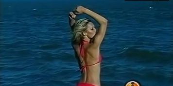 Ingrid Grudke Butt,  Breasts Scene  in Intrusos En El Espectaculo
