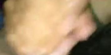 Me pagan por una mamada y se viene en mi boca