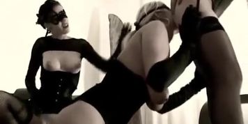 Lesbian Special Latex Service