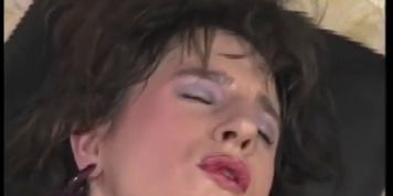She Likes The Dildo - Julia Reaves