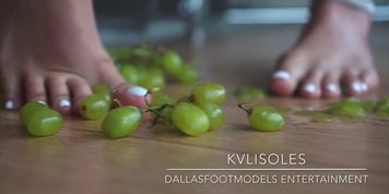 Grape Crush (Gina Carano, pretty_feet)