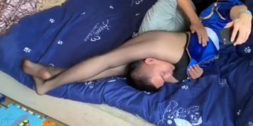 China girl headscissors