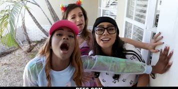 Bffs - Teen Gamers Take Turns Riding A Cock (Avery Moon, Evi Rei, Violet Myers)