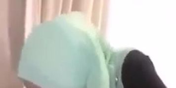 Arab and Pinay Maid exploited by wife Pinay kinantot ang among Arabo part 1