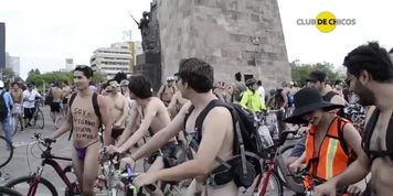 Protesta nudista (Exibicionismo Exibicionismo)