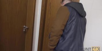 Hunt4K Belle With Red Hair Fucked By Stranger In Toilet In Front Of Boyfriend (Charlie Red)