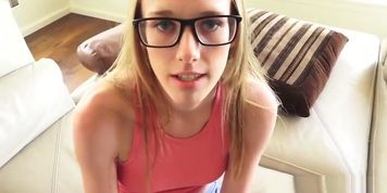 Blonde In Glasses Roxy Nicole Gets Banged (Evelyn Carson)