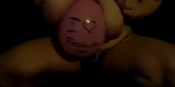 fat girl balloon popping (Laura Orsolya)