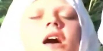Anne Magle starring in Geile Nonnen