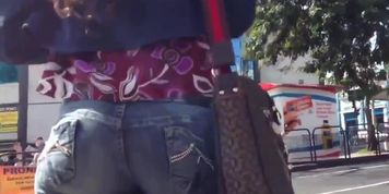 good walking sexy hips