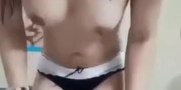 Hot Vietnam Girl Dressed - G&aacute;i Xinh Thay Qu?n &Aacute;o