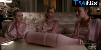 Jeanna Han Lesbian Scene  in Scream Queens
