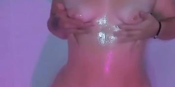 10 - roxie_gates