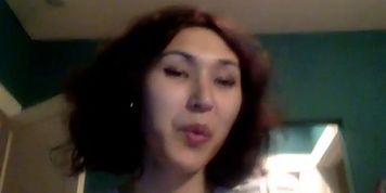 Bay Area bimbo Sarah SeaSol dildos her ass and does mukbang (Jake Tipton)