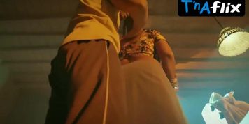 Jayshree Gaikwad Sexy Scene  in Ek Deewana Tha