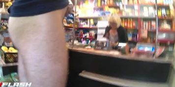 flash Mature Lady at Store (Lady A.)