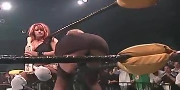 WEW Female Lesbian Vegetable Oil Ring Wrestling
