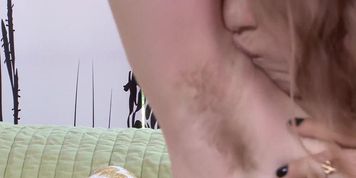 Big vibrator on Apricot Pitts' clit to orgasm