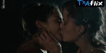 Charlie Dagelet Lesbian,  Breasts Scene  in Hotel Beau Sejour (Lize Feryn)